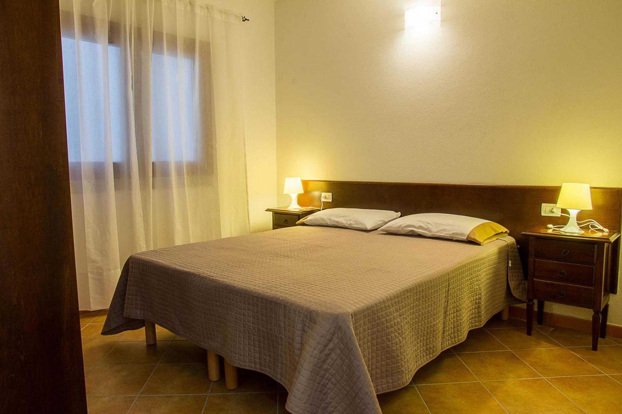 Gf Apartments Li Seddi Badesi Luaran gambar