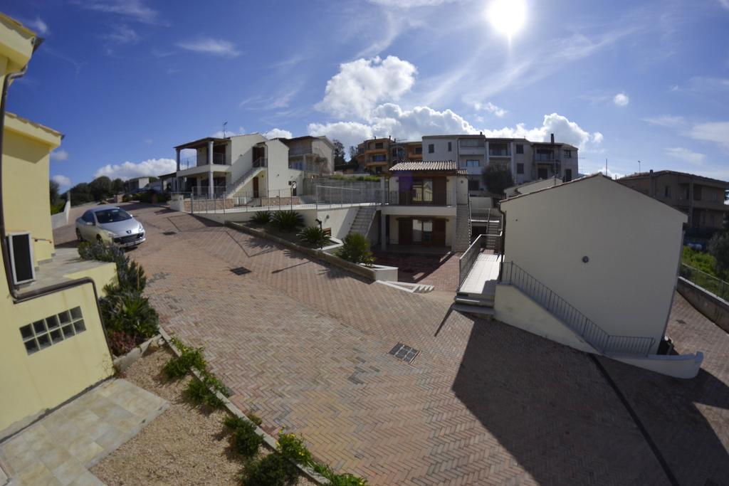 Gf Apartments Li Seddi Badesi Luaran gambar