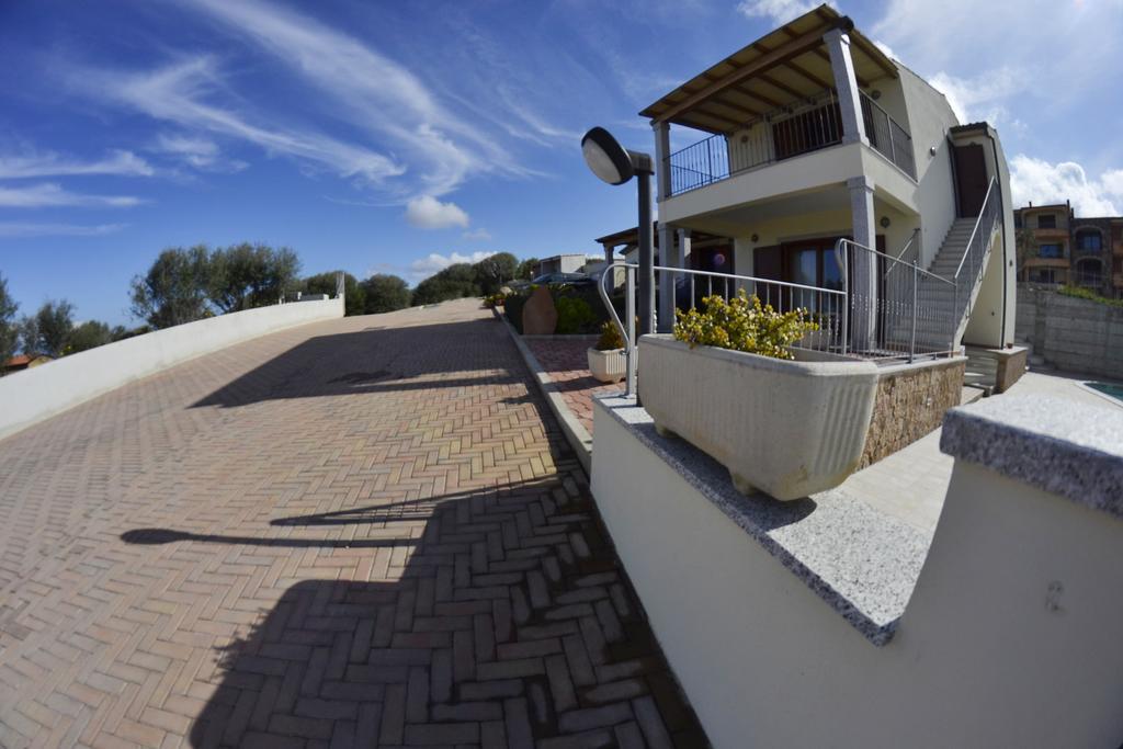 Gf Apartments Li Seddi Badesi Luaran gambar