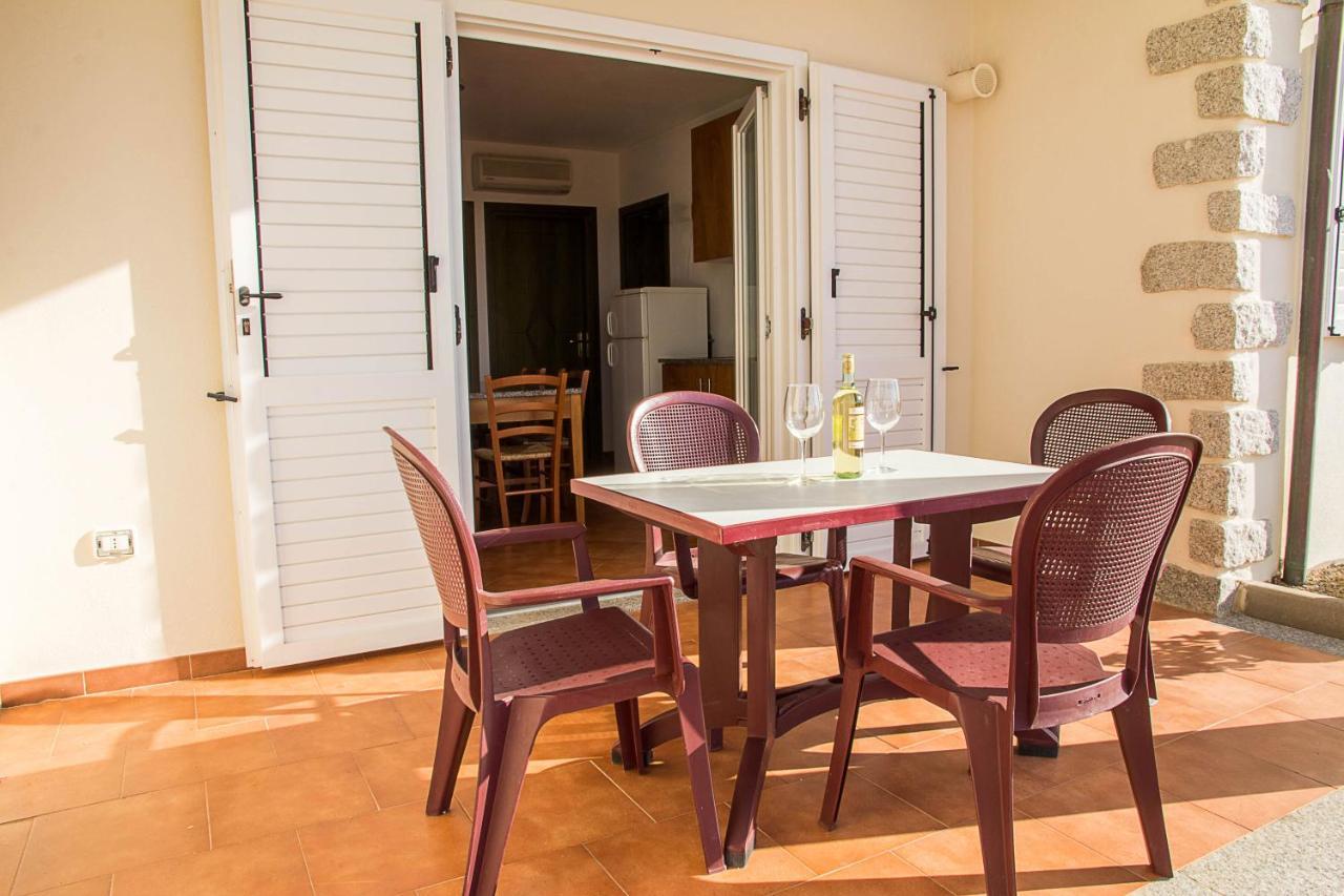 Gf Apartments Li Seddi Badesi Luaran gambar