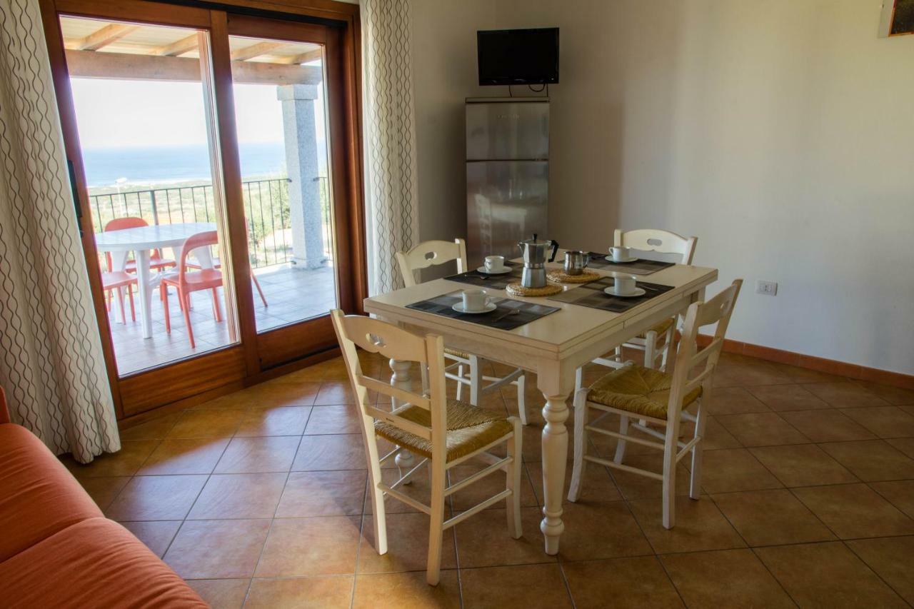 Gf Apartments Li Seddi Badesi Luaran gambar